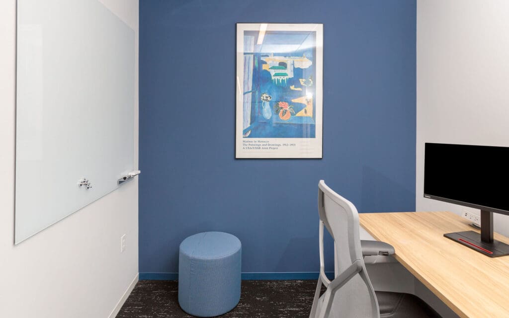 Dreamwalls glass whiteboard at Huron Consulting in Chicago-02