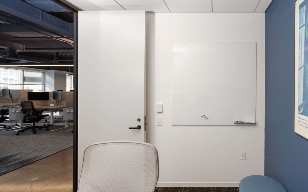 Dreamwalls glass whiteboard at Huron Consulting in Chicago-05